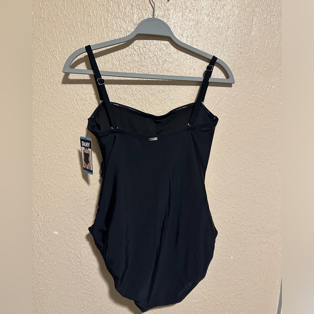 DKNY Swimsuit Size Large One Piece‎ New with tags - Picture 4 of 11